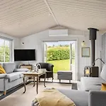 Stunning In With Kitchen * 奥本罗