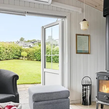 Stunning In With Kitchen Semesterbostad *